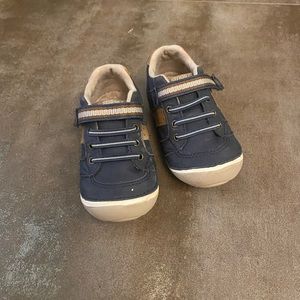 Stride rite Artie sneaker walker sneaker